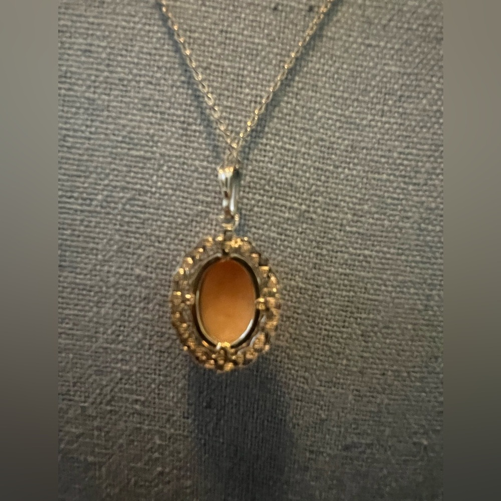 Vintage Elegant 1/20 14K Gold and Cream Cameo Pendant w GF Necklace - Picture 5 of 9